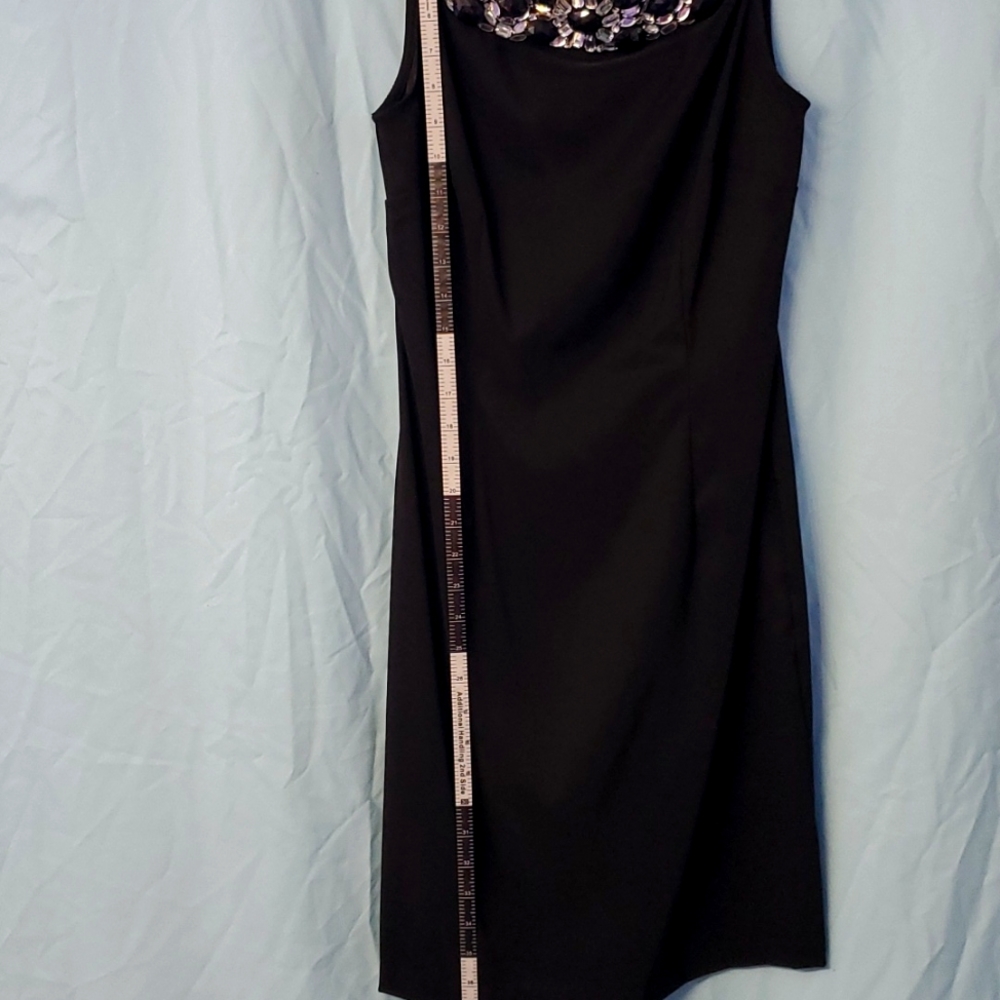 Womens LBD sz 6 🖤 Midi cocktail dress, jeweled neckline, PERFECT condition 😍 - Picture 10 of 11